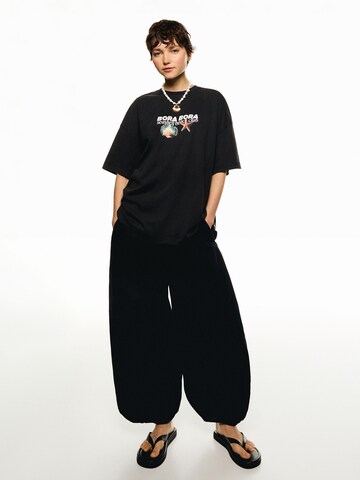 Bershka T-Shirt in Grau: Vorderseite