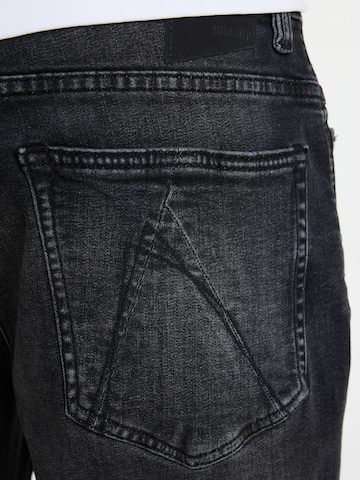CHASIN' Regular Jeans in Black