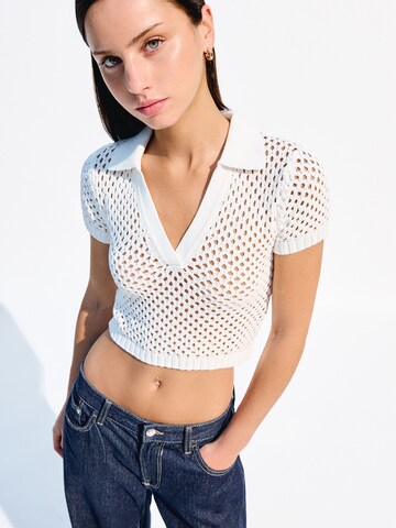 Bershka Shirt in White: front