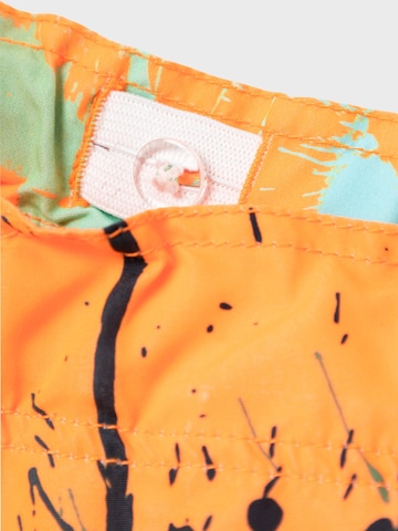 NAME IT Plavecké šortky 'MCGUIRE BATMAN' – oranžová