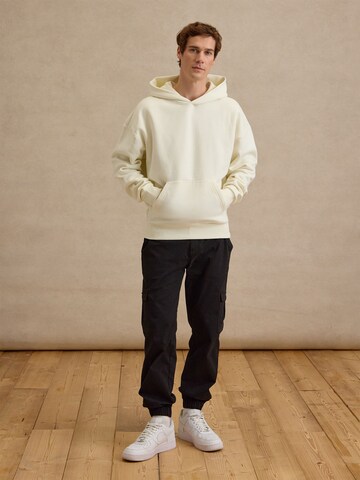 Sweat-shirt 'Malte' DAN FOX APPAREL en blanc