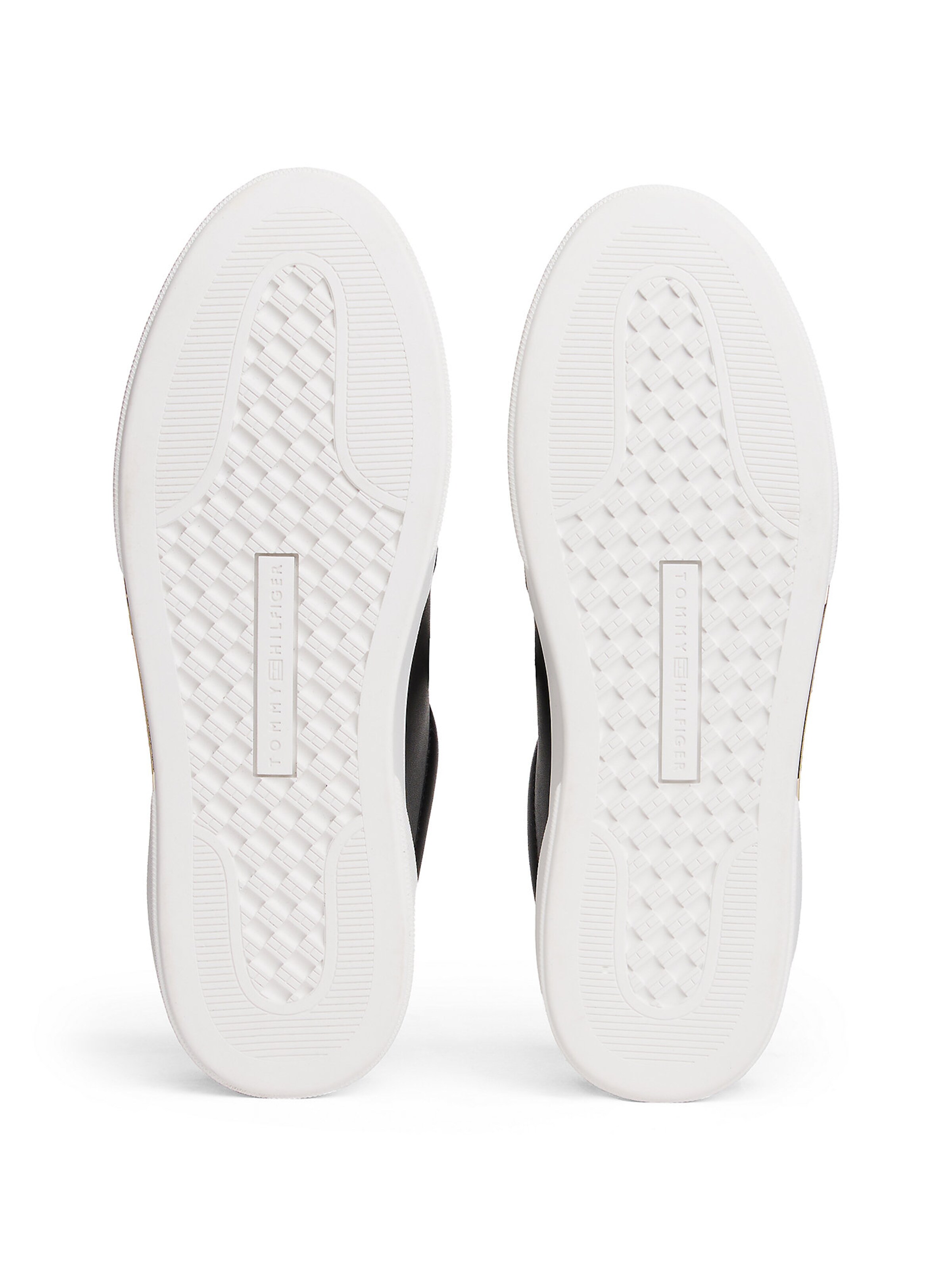 TOMMY HILFIGER Sneakers 'ESSENTIAL CHIC' in Black