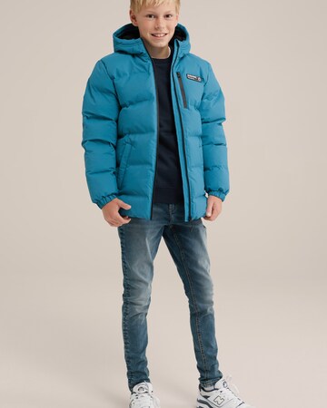 WE Fashion Talvitakki värissä sininen
