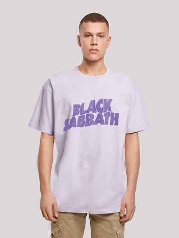 F4NT4STIC Shirt 'Black Sabbath Heavy Metal Band Wavy Logo Black' in Lila: voorkant