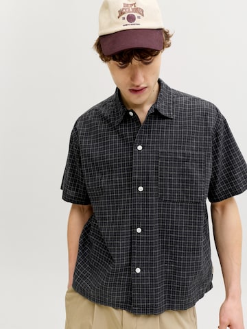 JACK & JONES Comfort fit Button Up Shirt in Black