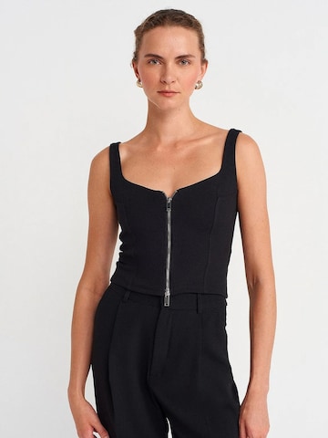 Dilvin Top in Schwarz: Vorderseite