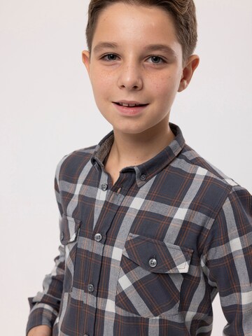 By Diess Collection - Ajuste regular Camisa en gris