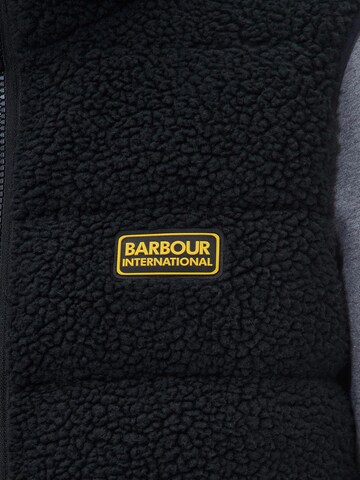 Barbour International Bodywarmer 'Retro Bobber' in Zwart