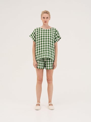 AmourLinen - Pijama 'Cloud Nine' en verde: frente