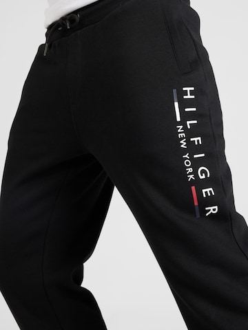 TOMMY HILFIGER Joggingpak in Zwart