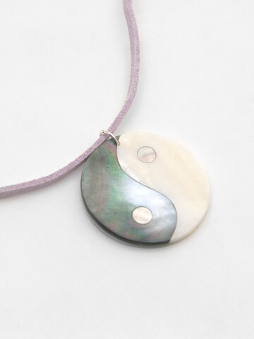 Pull&Bear Necklace in Purple