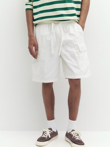 Pull&Bear Loosefit Cargobukser i hvid: forside
