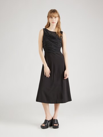 Rochie de la DKNY pe negru: față