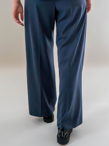 WEARABLE STORIES Wide Leg Bundfaltenhose 'Daria' in Blau