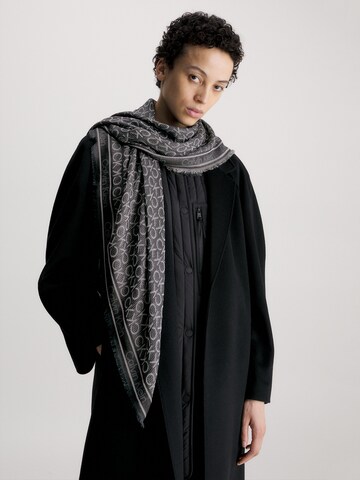 Calvin Klein Shawl in Black: front