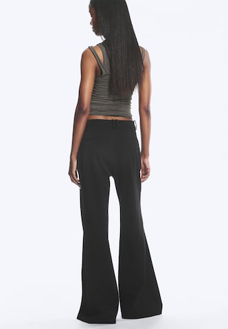 WEEKDAY - Acampanado Pantalón 'Avery' en negro
