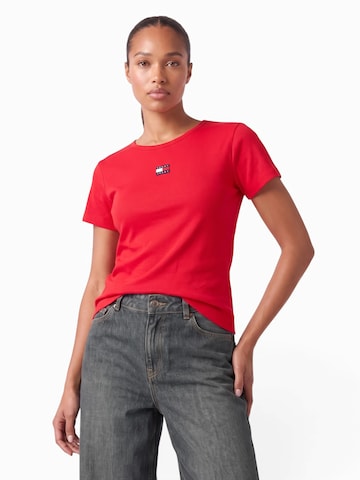 Tommy Jeans Тениска в червено: отпред