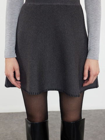 Trendyol - Falda en gris