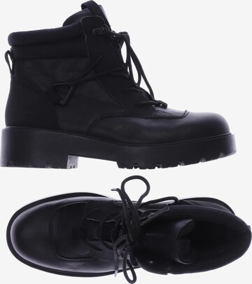 UGG Anke & Mid-Calf Boots in 41 in Black: front