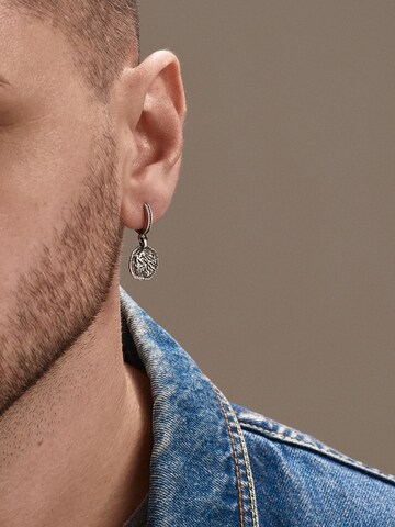 Boucles d'oreilles 'ANTIC NUMMUM. POWER IS LIMITLESS' REYTEL en argent : devant
