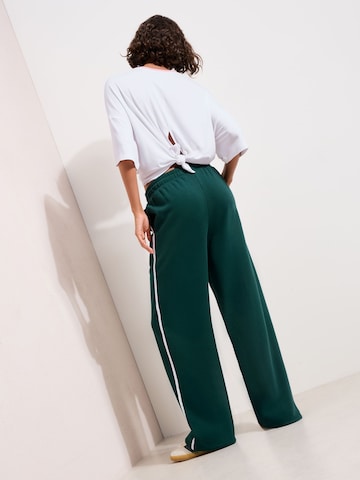 Loosefit Pantalon Friends Like These en vert