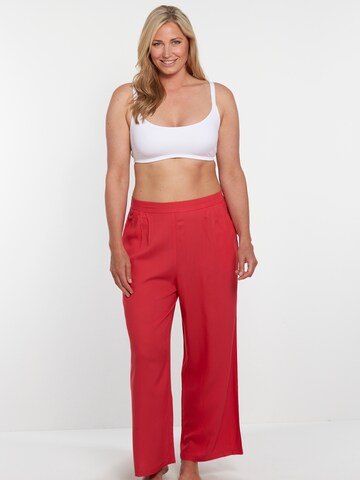 Loosefit Pantaloni con pieghe di VIVID in rosso: frontale