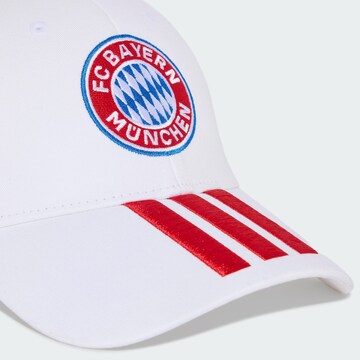 Casquette de sport 'FC Bayern München' ADIDAS PERFORMANCE en blanc