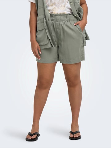 ONLY Carmakoma Regular Shorts 'CARZANZI' in Grün: Vorderseite
