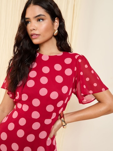 Abito di Friends Like These in rosa