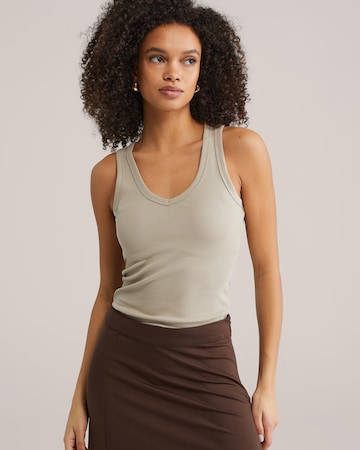 WE Fashion Top in Grau: Vorderseite