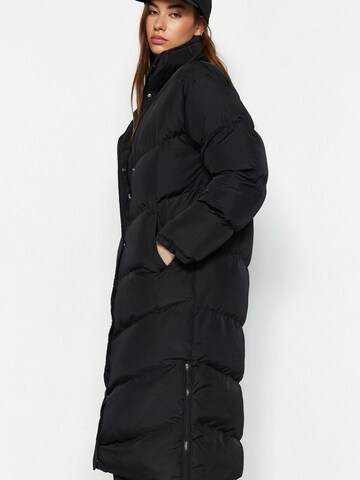 Cappotto invernale di Trendyol in nero