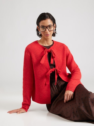 Cardigan 'PCSILLY' PIECES en rouge : devant