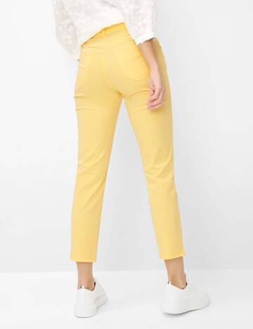 BRAX Regular Hose in Gelb