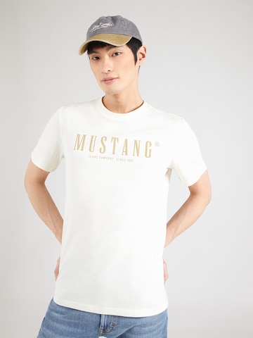MUSTANGMajica 'Austin' - bež boja: prednji dio