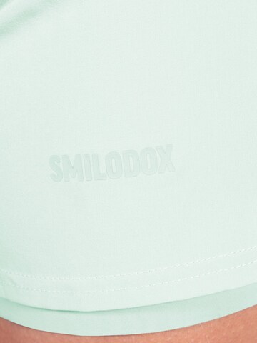 Smilodox Loosefit Shorts 'Advance Pro' in Grün