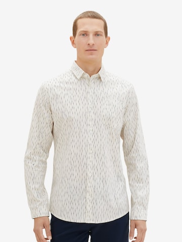 balta TOM TAILOR Priglundantis modelis Marškiniai: priekis
