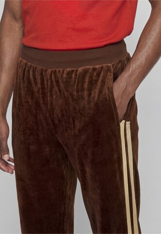 Regular Pantalon Sergio Tacchini en marron