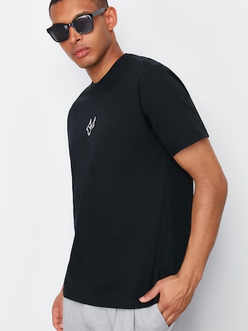 Trendyol T-Shirt in Schwarz: Vorderseite