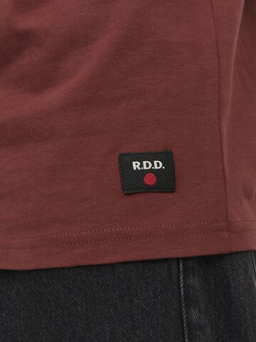 R.D.D. ROYAL DENIM DIVISION Bluser & t-shirts 'Dan' i rød