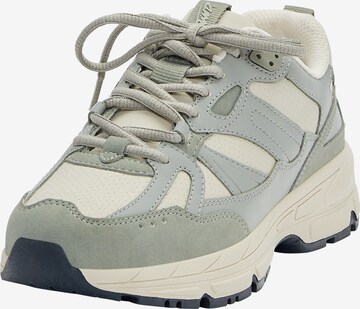 Sneaker bassa di Pull&Bear in grigio: frontale