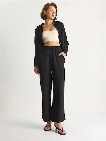 Bianco Lucci - Regular Calças em preto