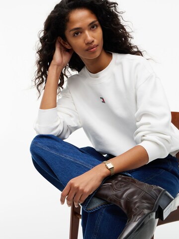 Tommy Jeans Свитшот в Белый