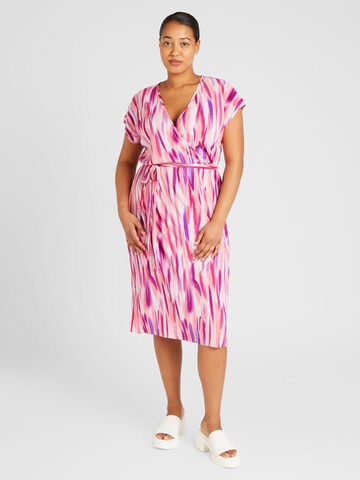Rochie 'LISSETA' de la ONLY Carmakoma pe roz: față