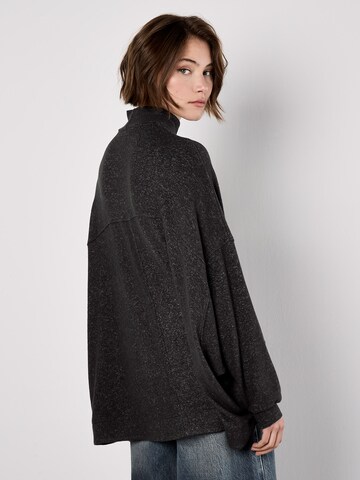 Pull-over ' ' Apricot en gris