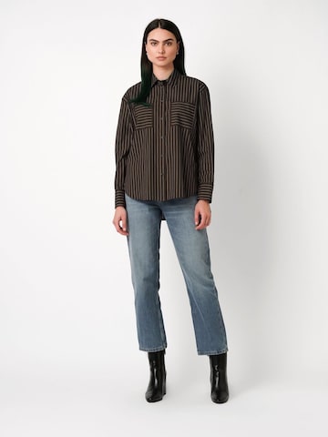 DESOTO Blouse in Brown: front