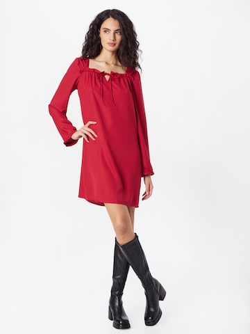 Robe 'SIGNE' PIECES en rouge : devant