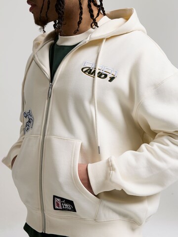 AND1 Sweatjacka 'Respect The Game' i beige