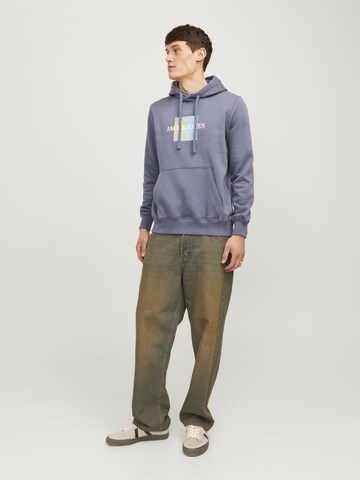 JACK & JONES Sweatshirt i blå