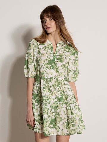 Apricot Dress in Green: front