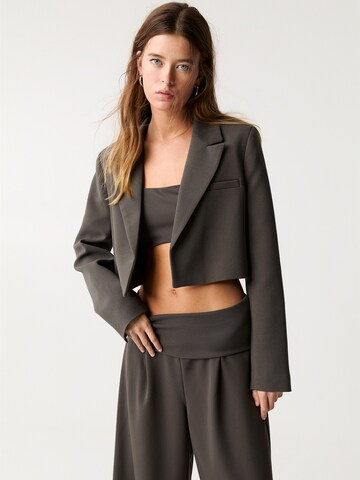 Pull&Bear Blazer in Grey: front